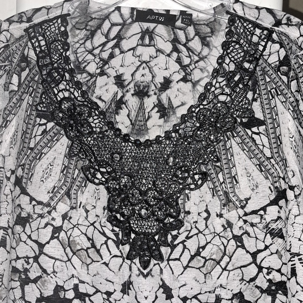 Apt. 9 Black and White Patterned Short Sleeve Top Size XLP - Picture 6 of 14